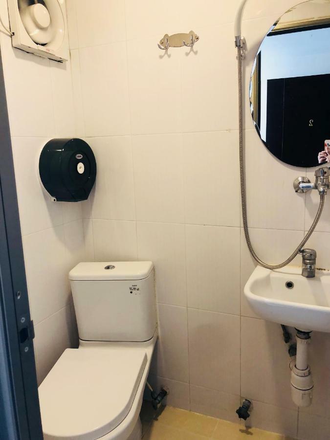 Chung Kiu Come Inn Hong Kong Dış mekan fotoğraf